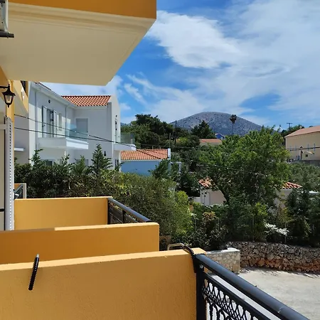 Asteras شقة فندقية 3*